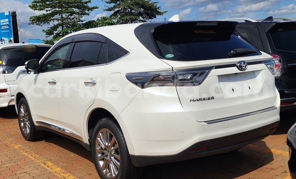 Acheter Import Voiture Toyota Harrier Blanc à Kampala, Ouganda Acheter Import Voiture Toyota Harrier Blanc à Kampala, Ouganda