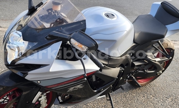 Buy Used Suzuki GSX–R Silver Bike in Kampala in Uganda Buy Used Suzuki GSX–R Silver Bike in Kampala in Uganda