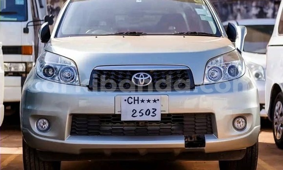Acheter Occasion Voiture Toyota Rush Beige à Kampala, Ouganda