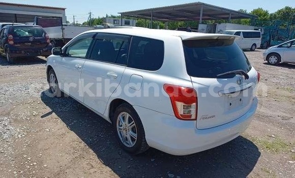 Acheter Neuf Voiture Toyota Fielder Blanc à Kampala, Ouganda Acheter Neuf Voiture Toyota Fielder Blanc à Kampala, Ouganda