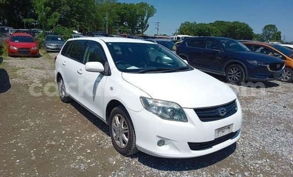 Acheter Neuf Voiture Toyota Fielder Blanc à Kampala, Ouganda Acheter Neuf Voiture Toyota Fielder Blanc à Kampala, Ouganda
