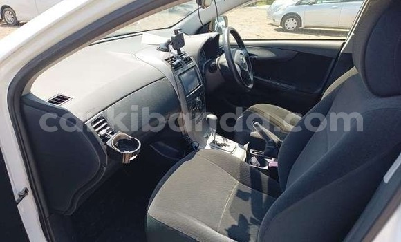 Acheter Neuf Voiture Toyota Fielder Blanc à Kampala, Ouganda Acheter Neuf Voiture Toyota Fielder Blanc à Kampala, Ouganda