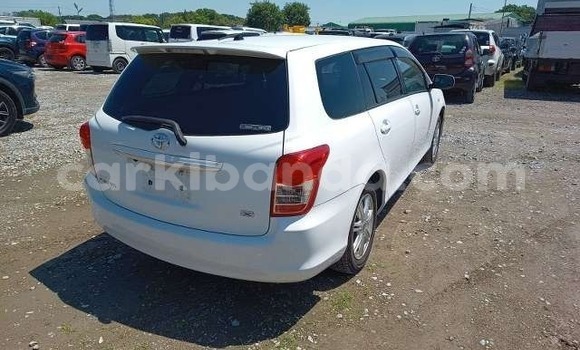 Acheter Neuf Voiture Toyota Fielder Blanc à Kampala, Ouganda Acheter Neuf Voiture Toyota Fielder Blanc à Kampala, Ouganda