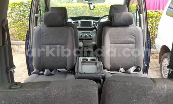 Gura Yakoze Toyota Noah Blue Imodoka i Arua mu Uganda Gura Yakoze Toyota Noah Blue Imodoka i Arua mu Uganda