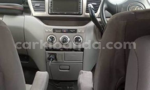 Gura Yakoze Toyota Noah Blue Imodoka i Arua mu Uganda Gura Yakoze Toyota Noah Blue Imodoka i Arua mu Uganda