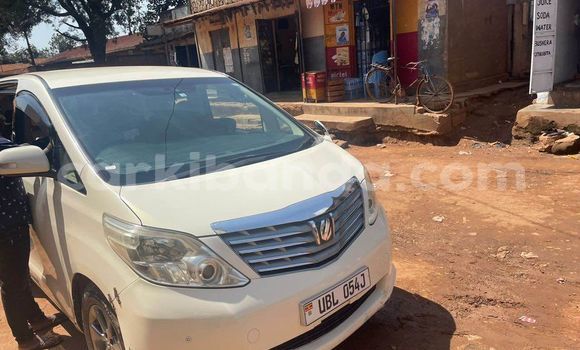 Buy Used Toyota Alphard White Car in Bugembe in Eastern
