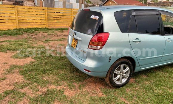 Gura Yakoze Toyota Spacio Blue Imodoka i Bugembe mu Eastern Gura Yakoze Toyota Spacio Blue Imodoka i Bugembe mu Eastern
