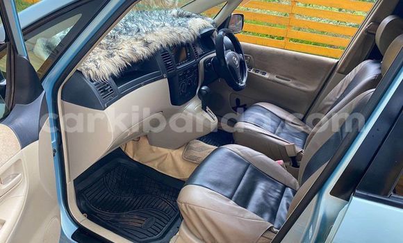 Gura Yakoze Toyota Spacio Blue Imodoka i Bugembe mu Eastern Gura Yakoze Toyota Spacio Blue Imodoka i Bugembe mu Eastern