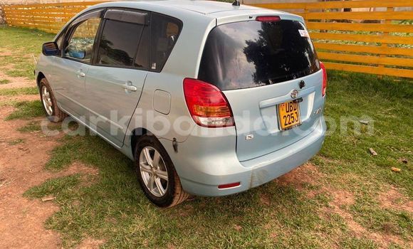 Gura Yakoze Toyota Spacio Blue Imodoka i Bugembe mu Eastern Gura Yakoze Toyota Spacio Blue Imodoka i Bugembe mu Eastern