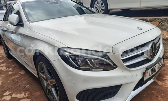 Acheter Occasion Voiture Mercedes‒Benz C–Class Blanc à Arua, Ouganda