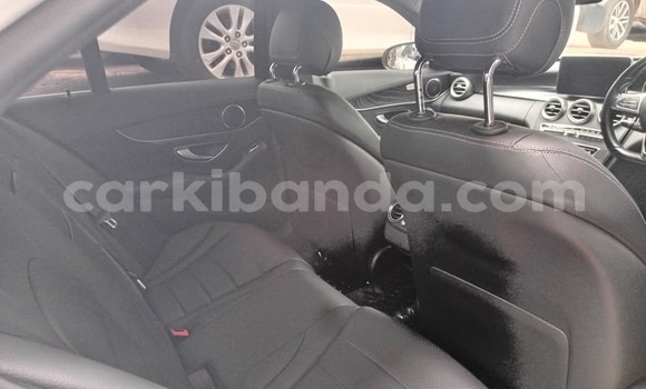 Acheter Occasion Voiture Mercedes‒Benz C–Class Blanc à Arua, Ouganda Acheter Occasion Voiture Mercedes‒Benz C–Class Blanc à Arua, Ouganda