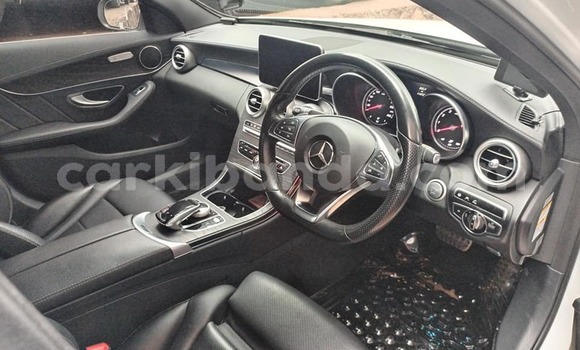Acheter Occasion Voiture Mercedes‒Benz C–Class Blanc à Arua, Ouganda Acheter Occasion Voiture Mercedes‒Benz C–Class Blanc à Arua, Ouganda