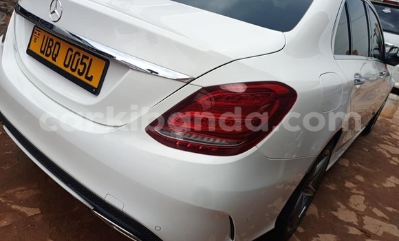 Acheter Occasion Voiture Mercedes‒Benz C–Class Blanc à Arua, Ouganda Acheter Occasion Voiture Mercedes‒Benz C–Class Blanc à Arua, Ouganda