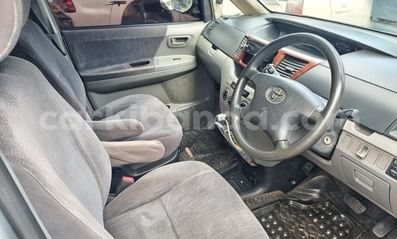 Acheter Occasion Voiture Toyota Noah Autre à Bugiri, Est Acheter Occasion Voiture Toyota Noah Autre à Bugiri, Est