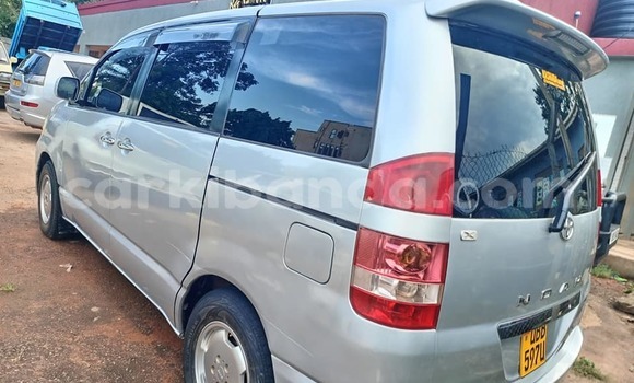 Acheter Occasion Voiture Toyota Noah Autre à Bugiri, Est Acheter Occasion Voiture Toyota Noah Autre à Bugiri, Est