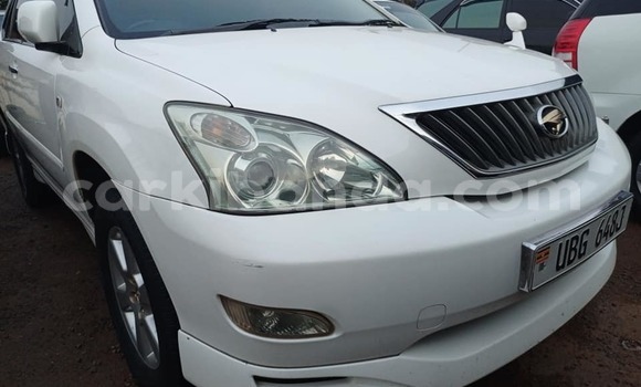 Acheter Occasion Voiture Toyota Harrier Blanc à Bombo, Central Acheter Occasion Voiture Toyota Harrier Blanc à Bombo, Central