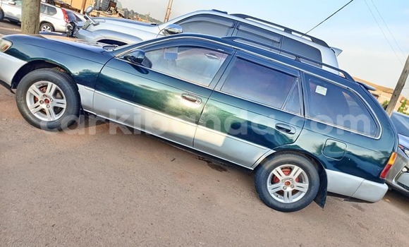 Acheter Occasion Voiture Toyota Gaia Bleu à Bugembe, Est Acheter Occasion Voiture Toyota Gaia Bleu à Bugembe, Est