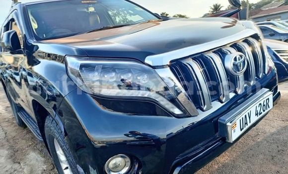 Buy Used Toyota Land Cruiser Black Car in Bombo in Central