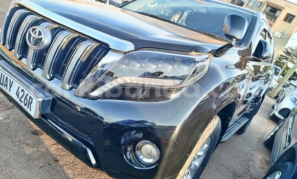 Acheter Occasion Voiture Toyota Land Cruiser Noir à Bombo, Central Acheter Occasion Voiture Toyota Land Cruiser Noir à Bombo, Central
