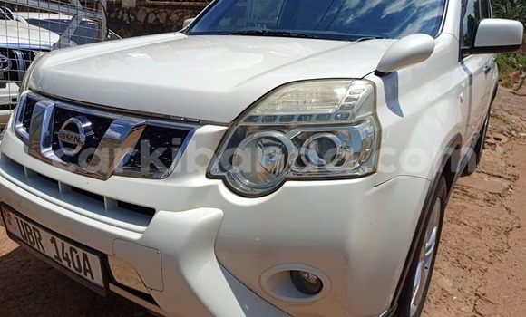 Gura Yakoze Nissan X–Trail White Imodoka i Bundibugyo mu Western