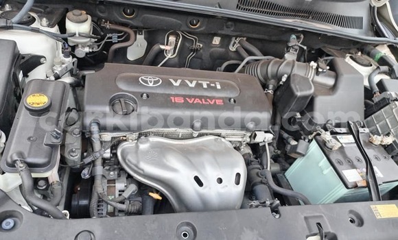 Acheter Occasion Voiture Toyota Vanguard Blanc à Arua, Ouganda Acheter Occasion Voiture Toyota Vanguard Blanc à Arua, Ouganda