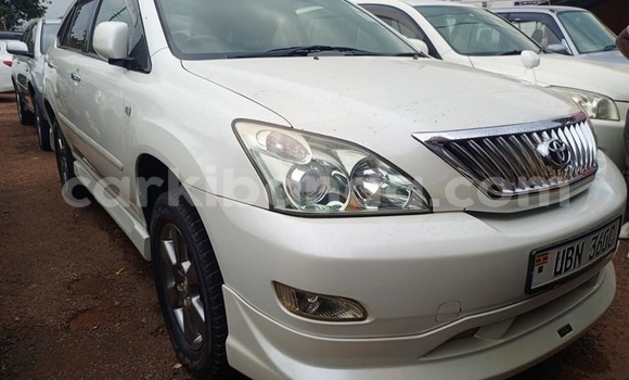 Acheter Occasion Voiture Toyota Harrier Blanc à Bombo, Central Acheter Occasion Voiture Toyota Harrier Blanc à Bombo, Central