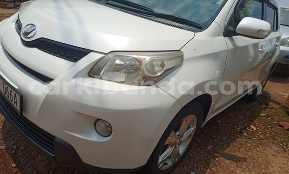 Nunua Ilio tumika Toyota Corolla Nyeupe Gari ndani ya Bugiri nchini Mashariki Nunua Ilio tumika Toyota Corolla Nyeupe Gari ndani ya Bugiri nchini Mashariki