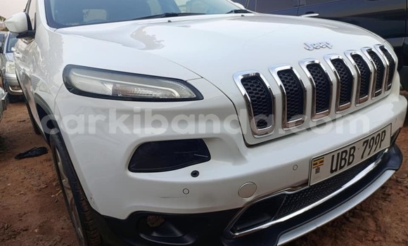 Acheter Occasion Voiture Jeep Cherokee Blanc à Bombo, Central Acheter Occasion Voiture Jeep Cherokee Blanc à Bombo, Central