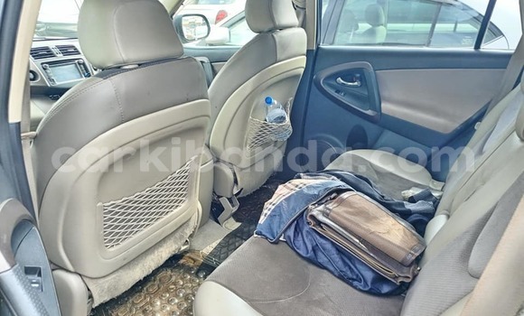 Acheter Occasion Voiture Toyota Vanguard Bleu à Bombo, Central Acheter Occasion Voiture Toyota Vanguard Bleu à Bombo, Central