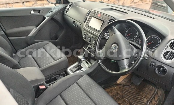 Acheter Occasion Voiture Volkswagen Tiguan Noir à Bombo, Central Acheter Occasion Voiture Volkswagen Tiguan Noir à Bombo, Central