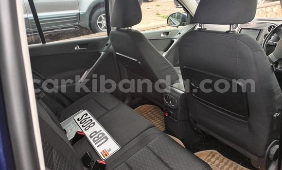 Acheter Occasion Voiture Volkswagen Tiguan Noir à Bombo, Central Acheter Occasion Voiture Volkswagen Tiguan Noir à Bombo, Central