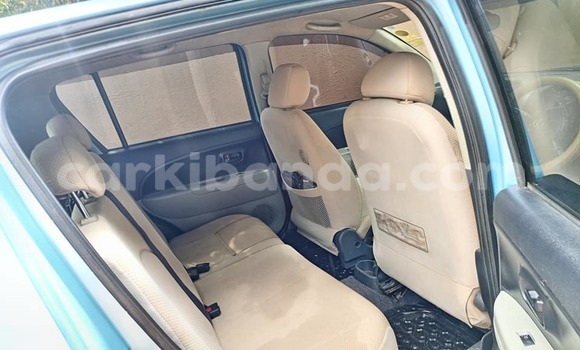 Acheter Occasion Voiture Toyota Passo Bleu à Bombo, Central Acheter Occasion Voiture Toyota Passo Bleu à Bombo, Central