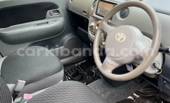 Acheter Occasion Voiture Toyota Raum Autre à Kampala, Ouganda Acheter Occasion Voiture Toyota Raum Autre à Kampala, Ouganda