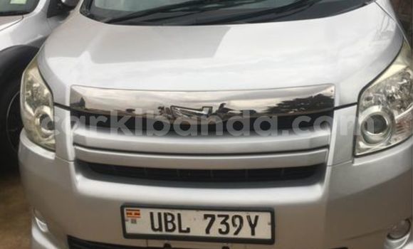 Acheter Occasion Voiture Toyota Noah Autre à Kampala, Ouganda Acheter Occasion Voiture Toyota Noah Autre à Kampala, Ouganda
