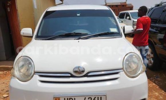 Acheter Occasion Voiture Toyota Sienta Autre à Kampala, Ouganda Acheter Occasion Voiture Toyota Sienta Autre à Kampala, Ouganda