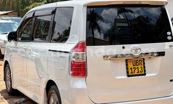 Acheter Occasion Voiture Nissan Sentra Blanc à Kampala, Ouganda Acheter Occasion Voiture Nissan Sentra Blanc à Kampala, Ouganda