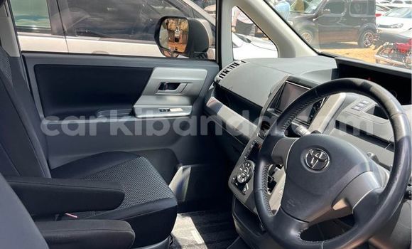 Acheter Occasion Voiture Nissan Sentra Blanc à Kampala, Ouganda Acheter Occasion Voiture Nissan Sentra Blanc à Kampala, Ouganda