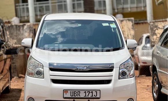Acheter Occasion Voiture Nissan Sentra Blanc à Kampala, Ouganda Acheter Occasion Voiture Nissan Sentra Blanc à Kampala, Ouganda