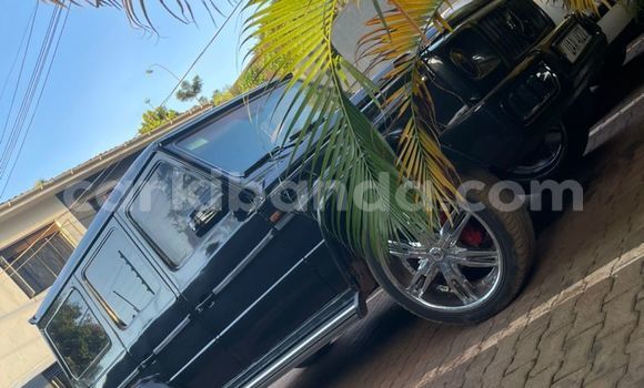 Nunua Ilio tumika Mercedes‒Benz G-klasse Nyeusi Gari ndani ya Kampala nchini Uganda