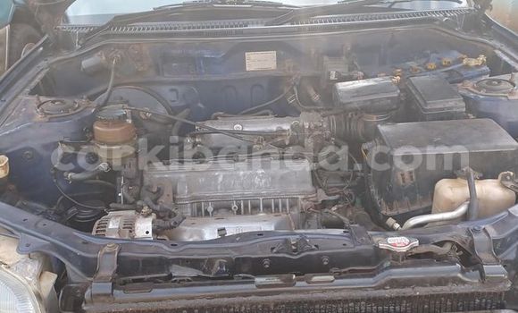 Acheter Occasion Voiture Toyota RAV4 Noir à Kampala, Ouganda Acheter Occasion Voiture Toyota RAV4 Noir à Kampala, Ouganda