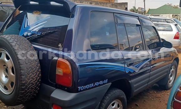 Acheter Occasion Voiture Toyota RAV4 Noir à Kampala, Ouganda Acheter Occasion Voiture Toyota RAV4 Noir à Kampala, Ouganda