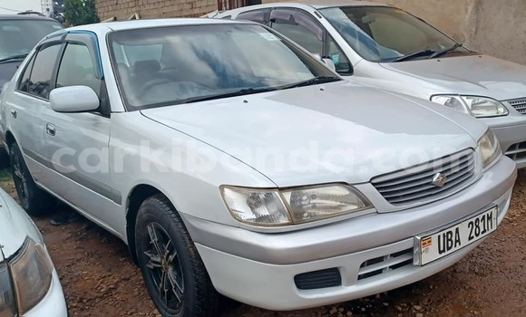 Acheter Occasion Voiture Toyota Premio Blanc à Kampala, Ouganda