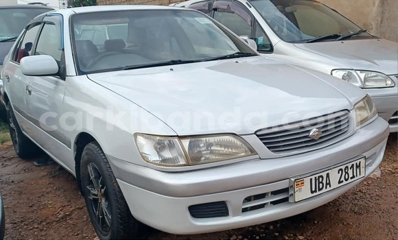 Acheter Occasion Voiture Toyota Premio Blanc à Kampala, Ouganda Acheter Occasion Voiture Toyota Premio Blanc à Kampala, Ouganda