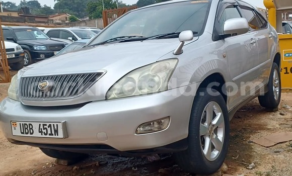 Nunua Ilio tumika Toyota Harrier Nyingine Gari ndani ya Kampala nchini Uganda