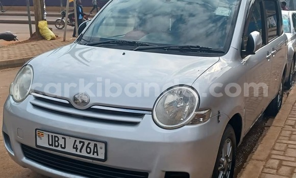 Buy Used Toyota Sienta Other Car in Bombo in Central
