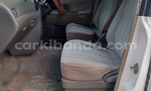 Acheter Occasion Voiture Toyota Noah Blanc à Bugembe, Est Acheter Occasion Voiture Toyota Noah Blanc à Bugembe, Est