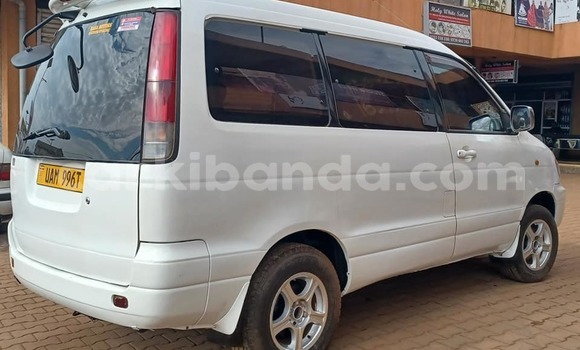 Acheter Occasion Voiture Toyota Noah Blanc à Bugembe, Est Acheter Occasion Voiture Toyota Noah Blanc à Bugembe, Est