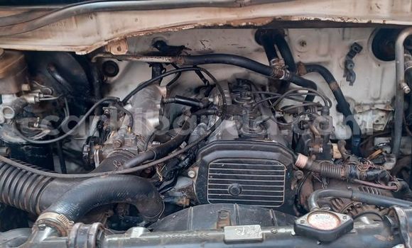 Acheter Occasion Voiture Toyota Noah Blanc à Bugembe, Est Acheter Occasion Voiture Toyota Noah Blanc à Bugembe, Est