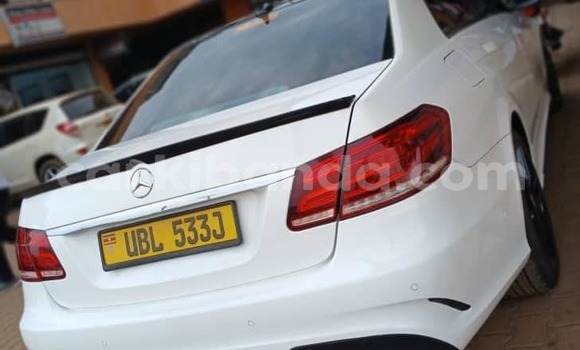 Acheter Occasion Voiture Mercedes‒Benz E–Class Blanc à Bugiri, Est Acheter Occasion Voiture Mercedes‒Benz E–Class Blanc à Bugiri, Est