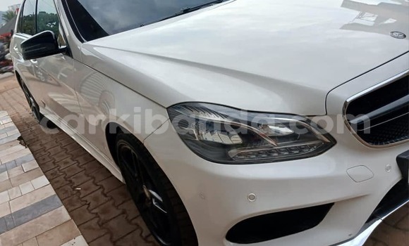 Acheter Occasion Voiture Mercedes‒Benz E–Class Blanc à Bugiri, Est Acheter Occasion Voiture Mercedes‒Benz E–Class Blanc à Bugiri, Est